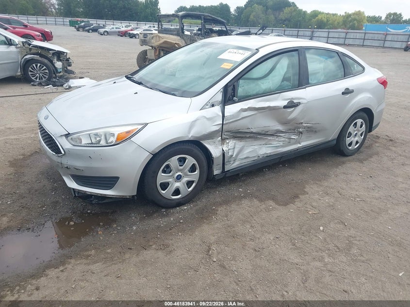 Vin: 1fadp3e22jl256123, lot: 46683801, ford focus s 20182