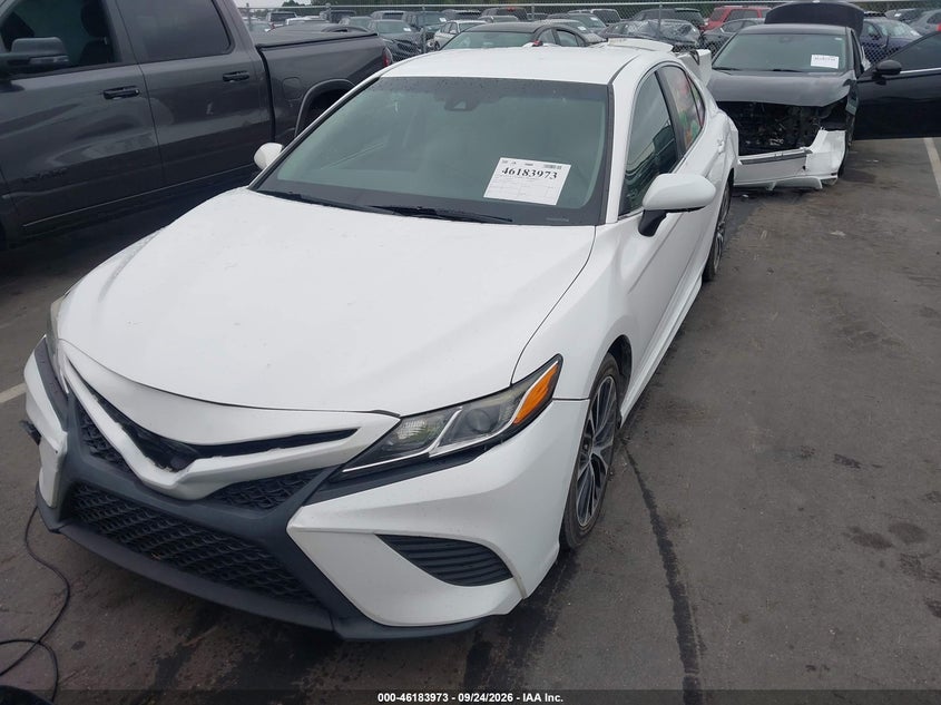 TOYOTA CAMRY - zdjęcie 13