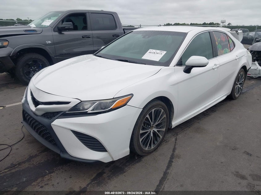 TOYOTA CAMRY - zdjęcie 2
