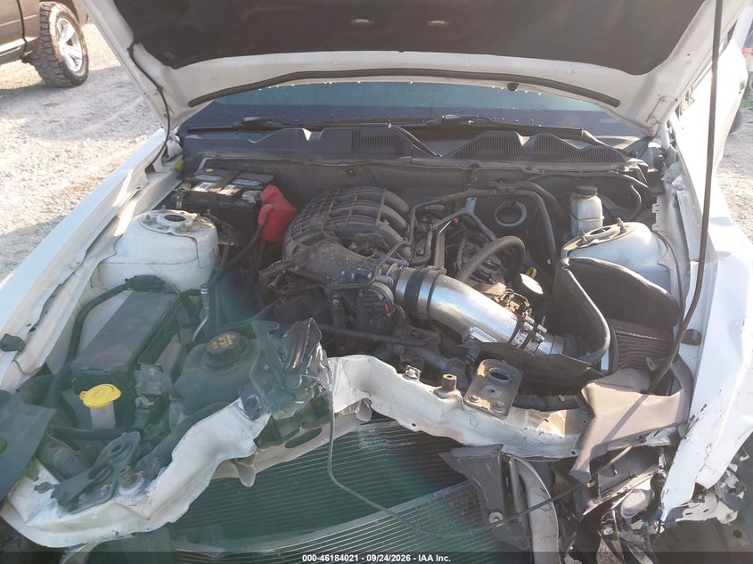 2013 FORD MUSTANG V6 · Photo 10