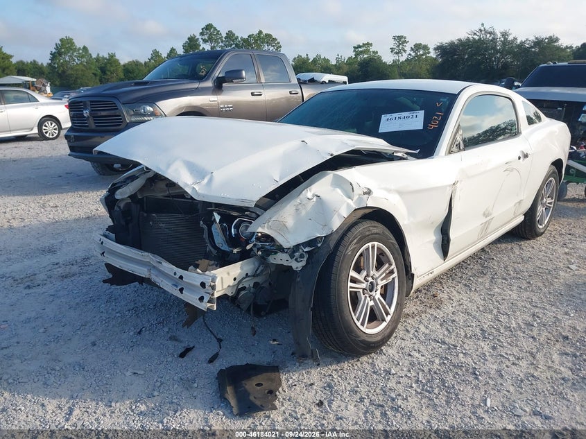 2013 FORD MUSTANG V6 · Photo 6
