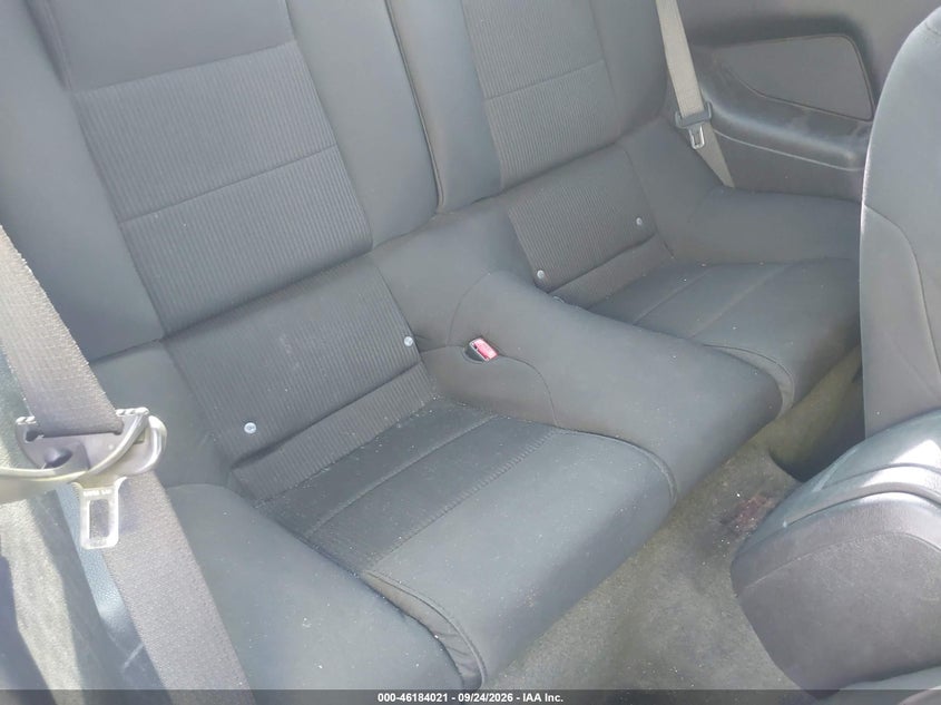 2013 FORD MUSTANG V6 · Photo 8