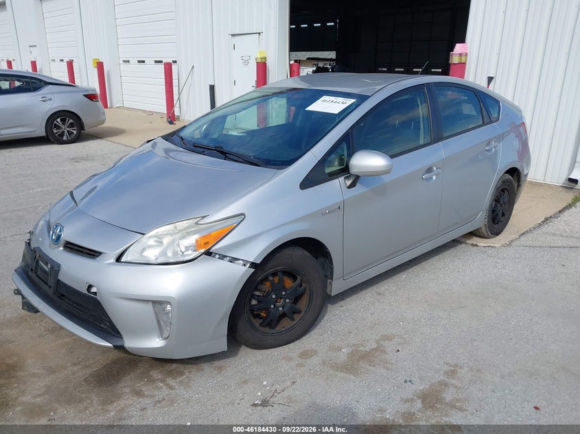 Vin: jtdkn3du1d0353507, lot: 46684290, toyota prius three 20132