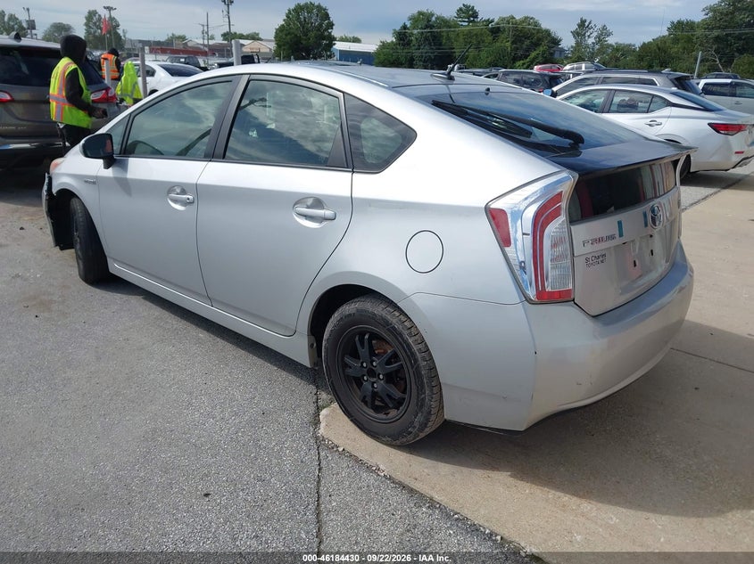 Vin: jtdkn3du1d0353507, lot: 46684290, toyota prius three 20133