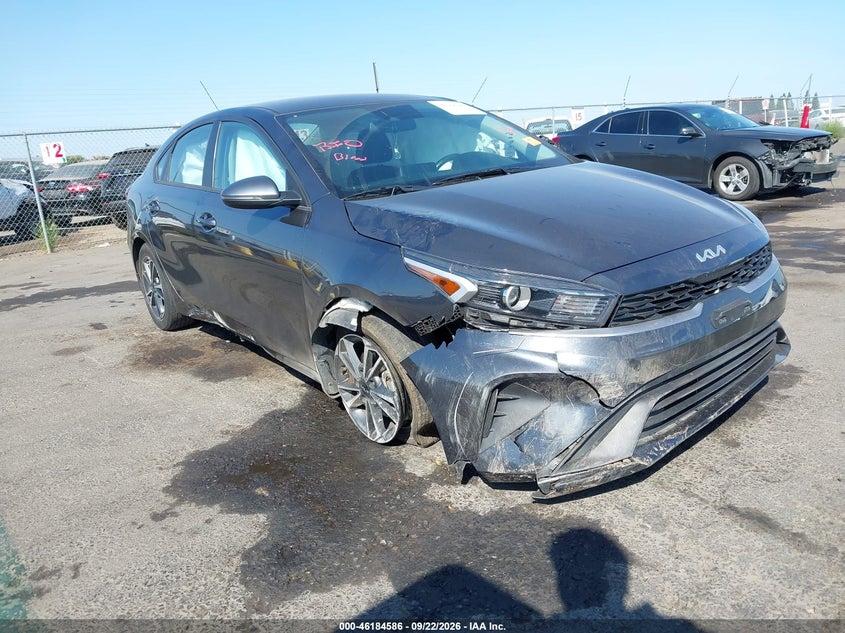 Vin: 3kpf24ad8pe608654, lot: 46684446, kia forte lxs 2023 img_1