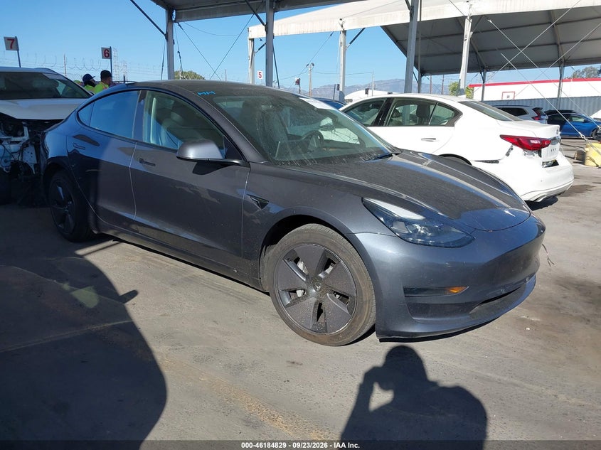 TESLA MODEL 3 - zdjęcie 1