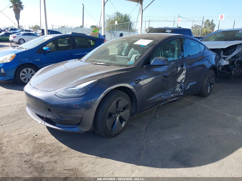 TESLA MODEL 3 - zdjęcie 2