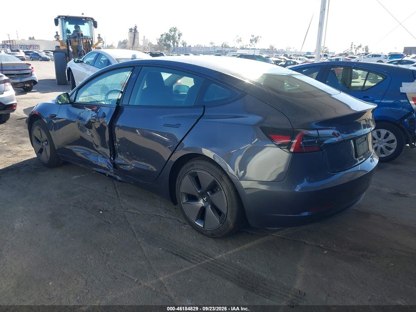 TESLA MODEL 3 - zdjęcie 3