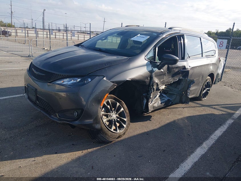 Vin: 2c4rc3bg0lr288509, lot: 46684723, chrysler pacifica touring l 20202