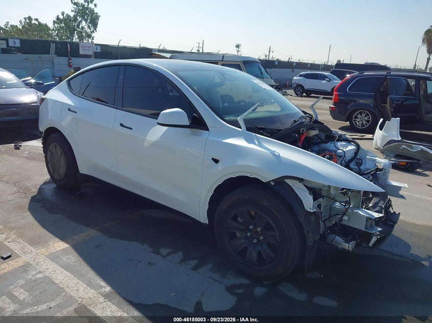 TESLA MODELO Y - zdjęcie 1