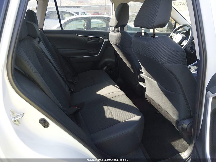 TOYOTA RAV4 - zdjęcie 8