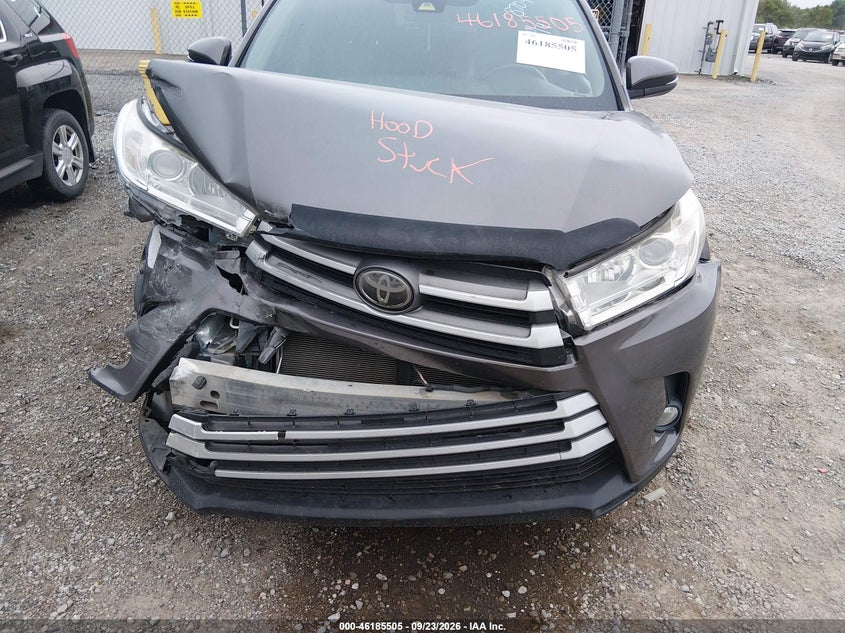 TOYOTA HIGHLANDER - zdjęcie 18