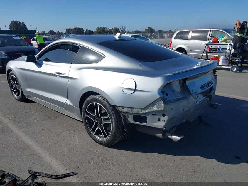 FORD MUSTANG - zdjęcie 3