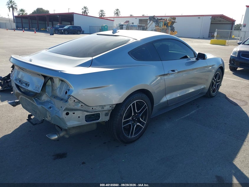 FORD MUSTANG - zdjęcie 4