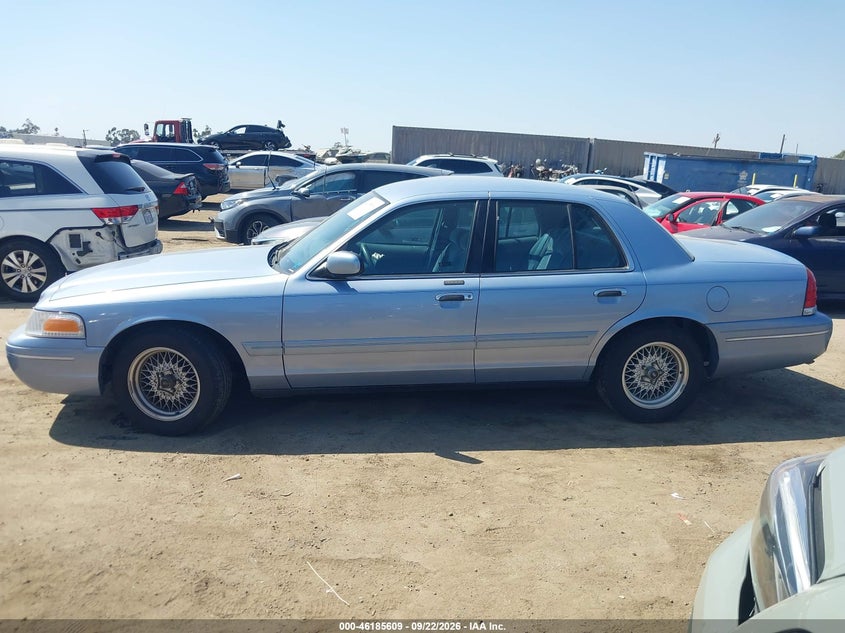FORD CROWN VICTORIA 1998 VIN 2FAFP74W5WX182761