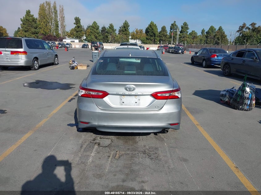 TOYOTA CAMRY - zdjęcie 17