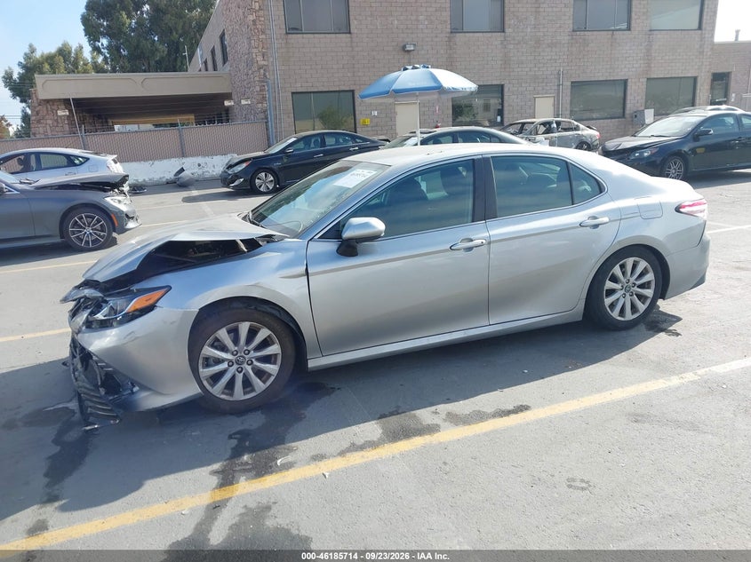 TOYOTA CAMRY - zdjęcie 2