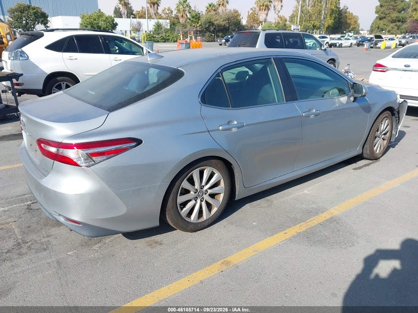 TOYOTA CAMRY - zdjęcie 4