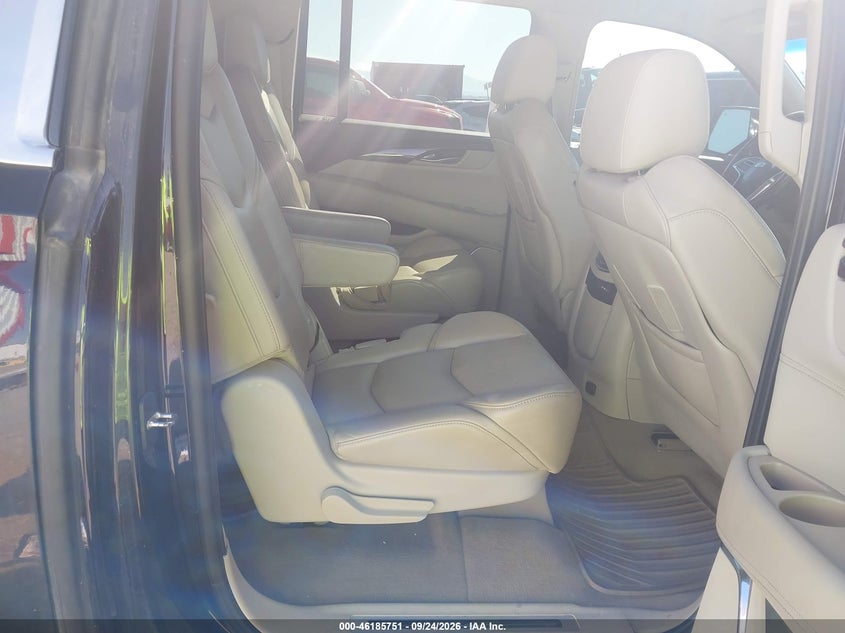 CADILLAC ESCALADE ESV - zdjęcie 8