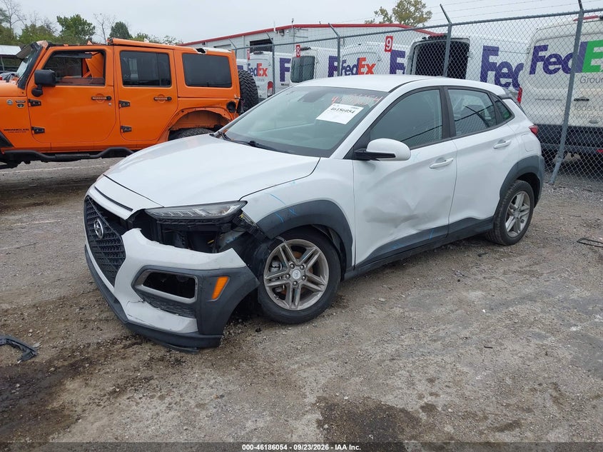 2019 Hyundai Kona Se, Front & Rear, IAAI, VIN KM8K12AA6KU225507 — photo 2