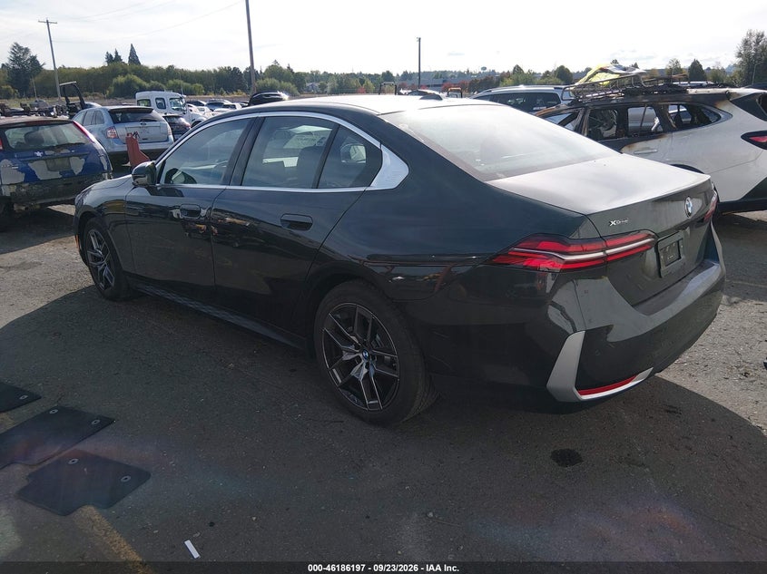 2027 BMW 530I auction photo 3
