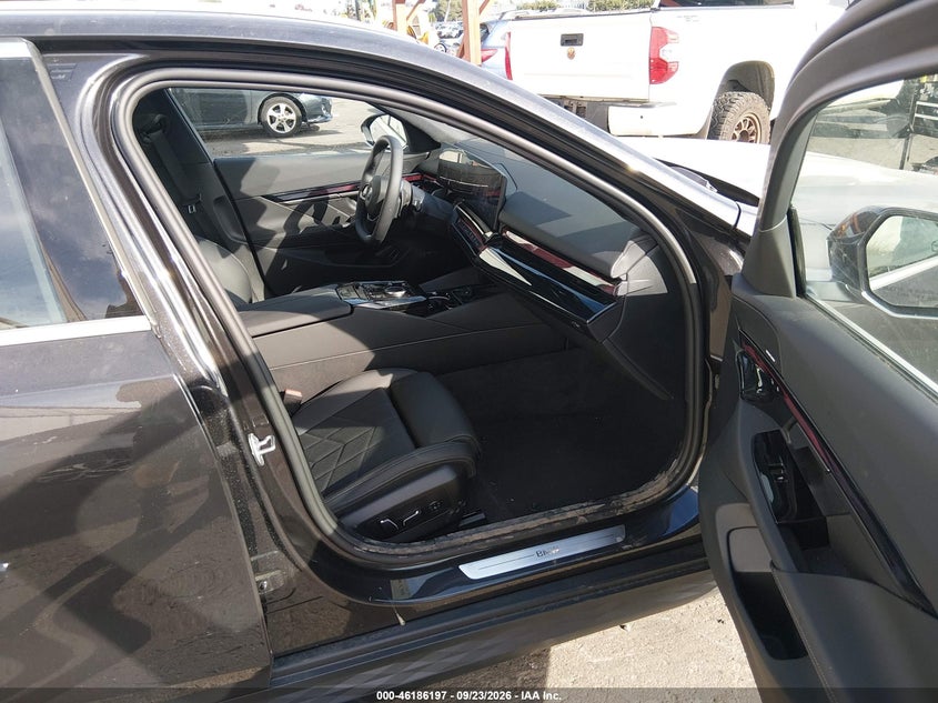 2027 BMW 530I auction photo 5