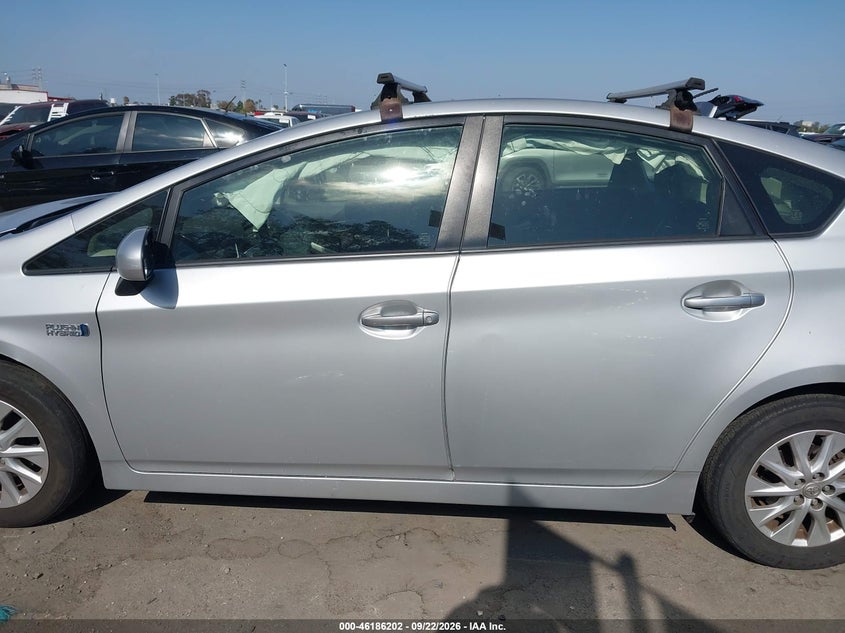 TOYOTA PRIUS PLUG-IN - zdjęcie 14
