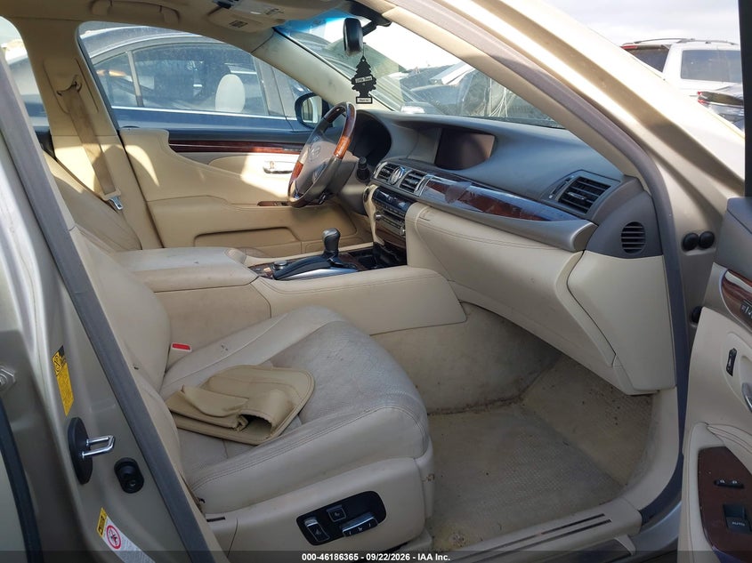 2014 LEXUS LS 460 · Photo 5