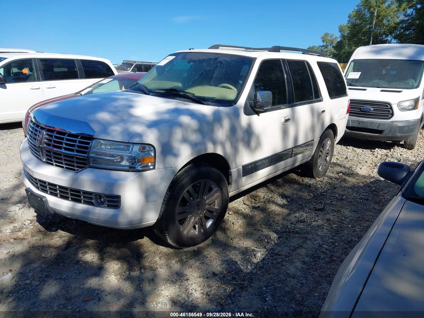 2010 Lincoln Navigator, Normal Wear & Tear, IAAI, VIN 5LMJJ2H55AEJ10746 — photo 2