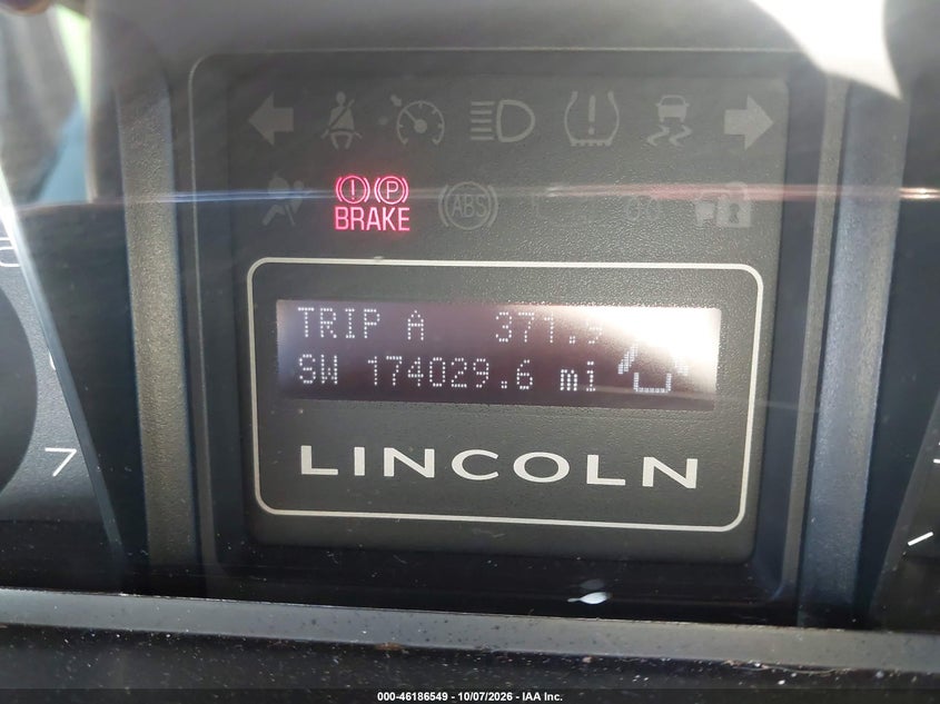 LINCOLN NAVIGATOR 2010 VIN 5LMJJ2H55AEJ10746