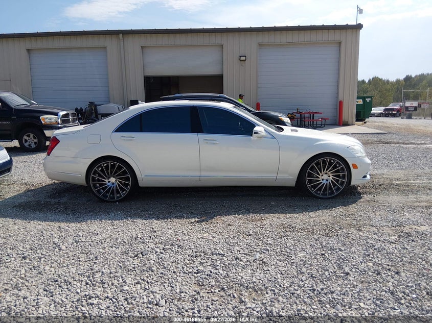 MERCEDES-BENZ S 550 2010 VIN WDDNG8GB2AA326455