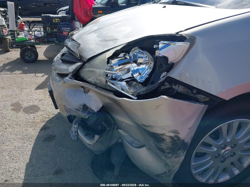 2010 TOYOTA SIENNA XLE · Photo 13