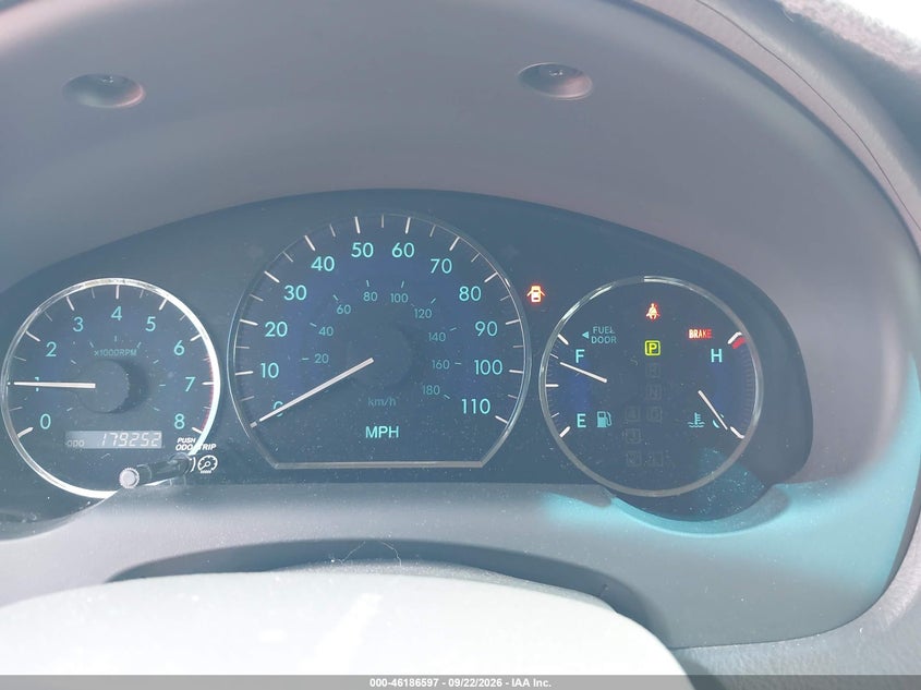 2010 TOYOTA SIENNA XLE · Photo 7