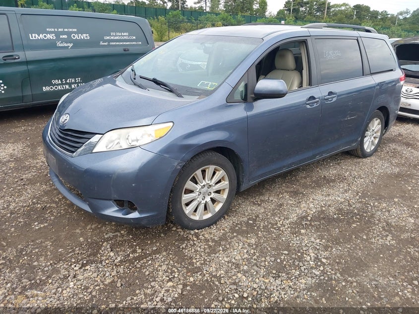 2014 Toyota Sienna, Звичайний знос, IAAI, VIN 5TDJK3DC1ES092275 — фото 2