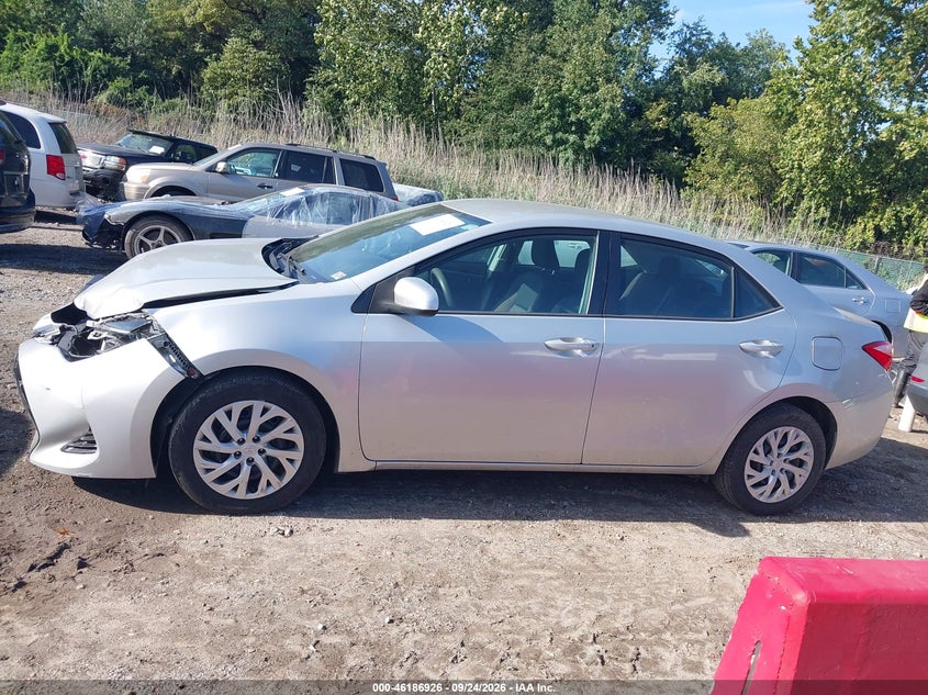 TOYOTA COROLLA - zdjęcie 14