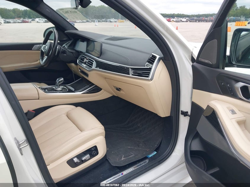 BMW X7 - zdjęcie 5