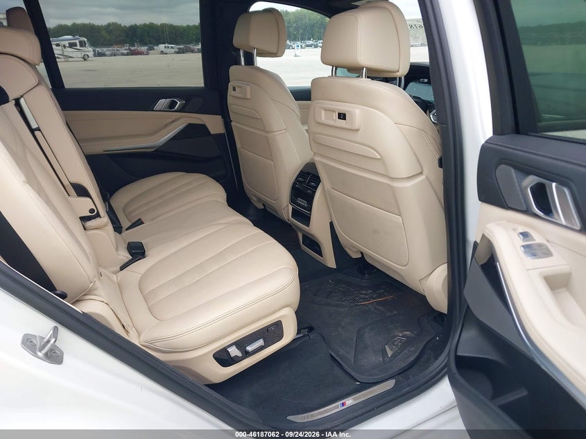 BMW X7 - zdjęcie 8