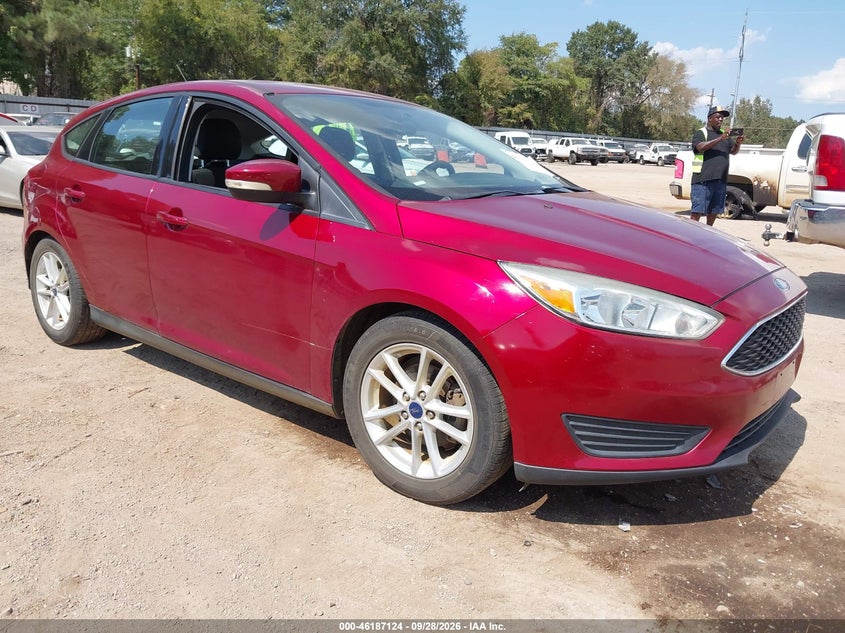 Vin: 1fadp3k26hl210518, lot: 46687008, ford focus se 2017 img_1