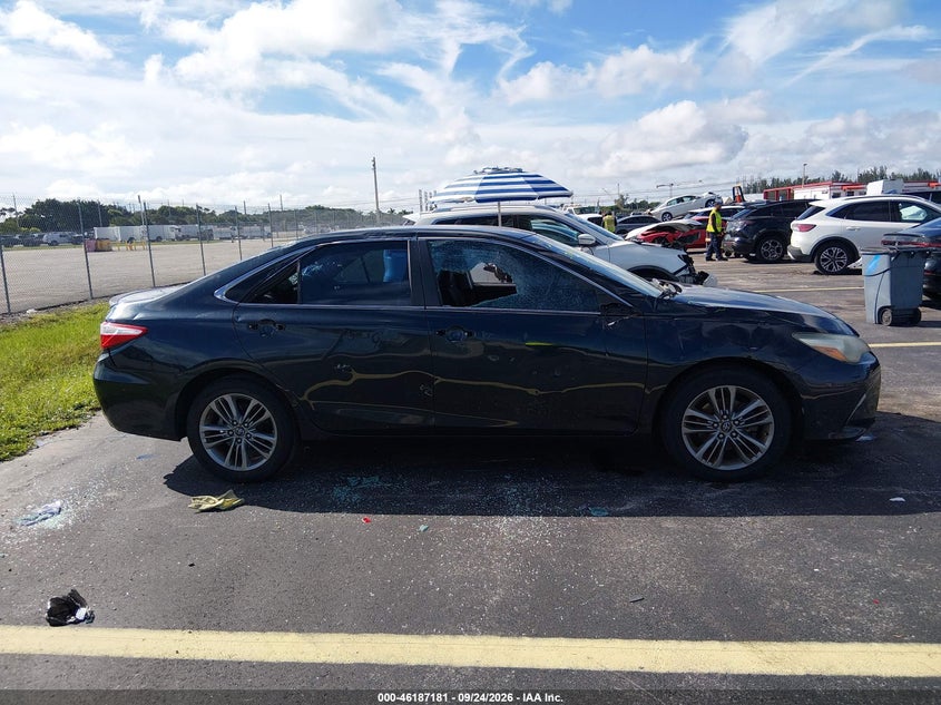 TOYOTA CAMRY - zdjęcie 13