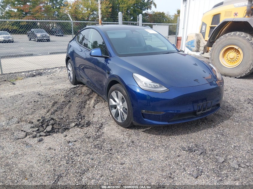 TESLA MODEL Y - zdjęcie 1