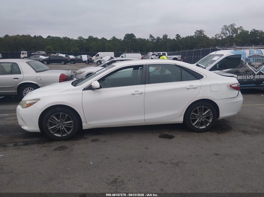 TOYOTA CAMRY - zdjęcie 14