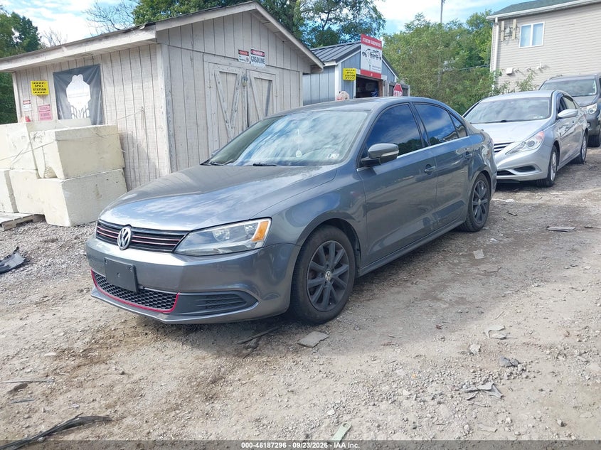Vin: 3vwb17aj3em437434, lot: 46687180, volkswagen jetta se w/connectivity/sunroof 20142