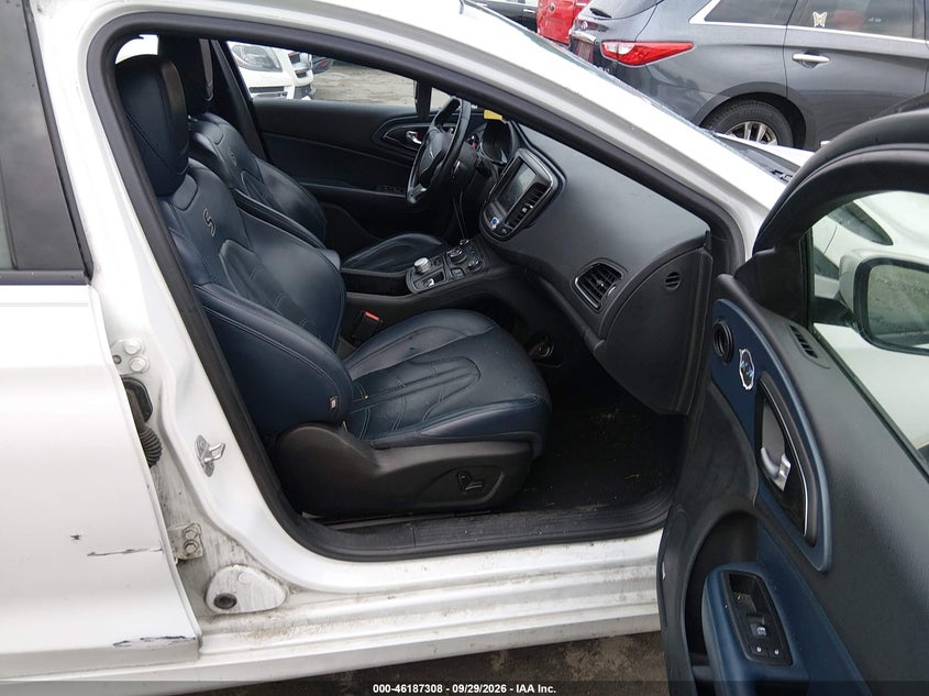 2015 CHRYSLER 200 auction photo 5