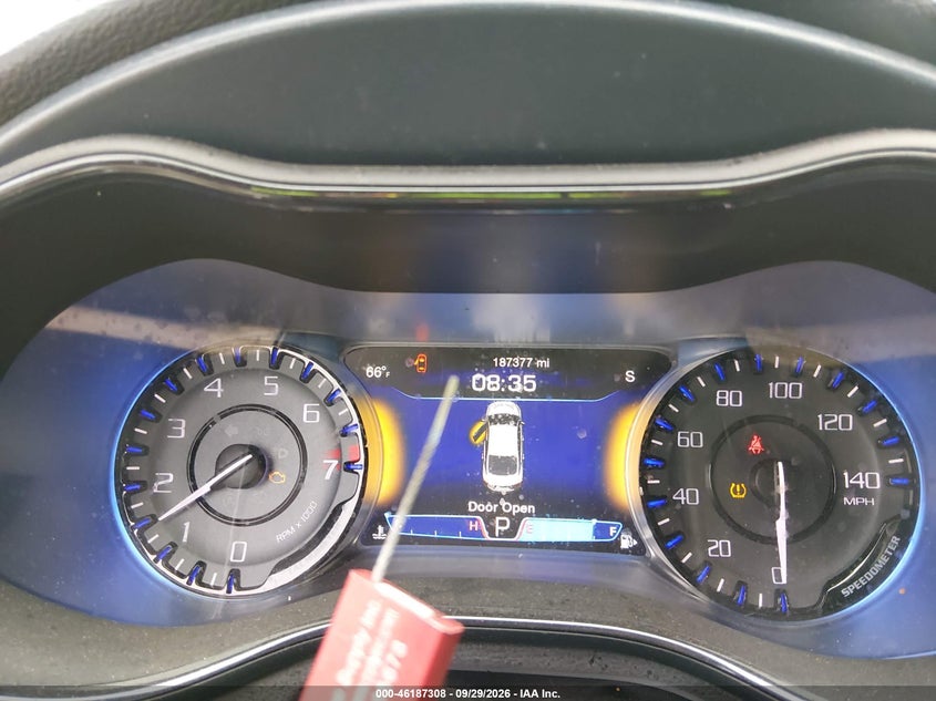 2015 CHRYSLER 200 auction photo 7