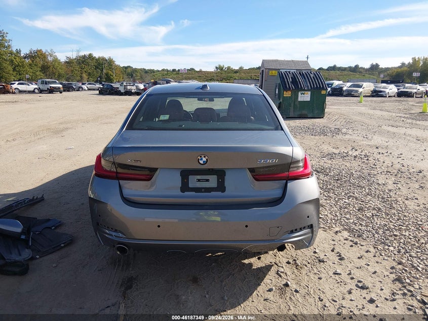 BMW 330I - zdjęcie 17