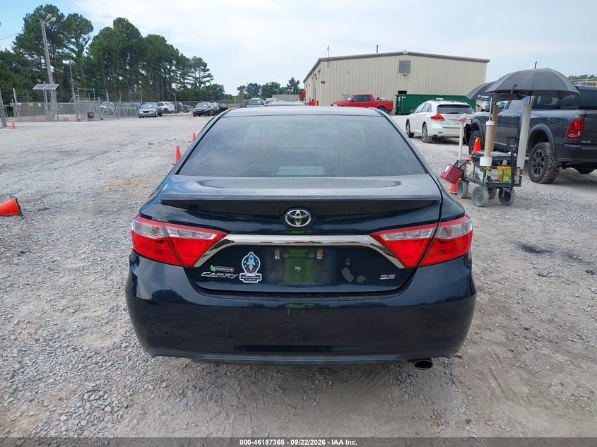 TOYOTA CAMRY - zdjęcie 16