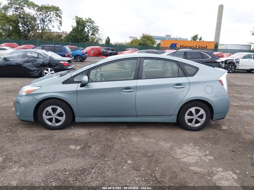 TOYOTA PRIUS - zdjęcie 15