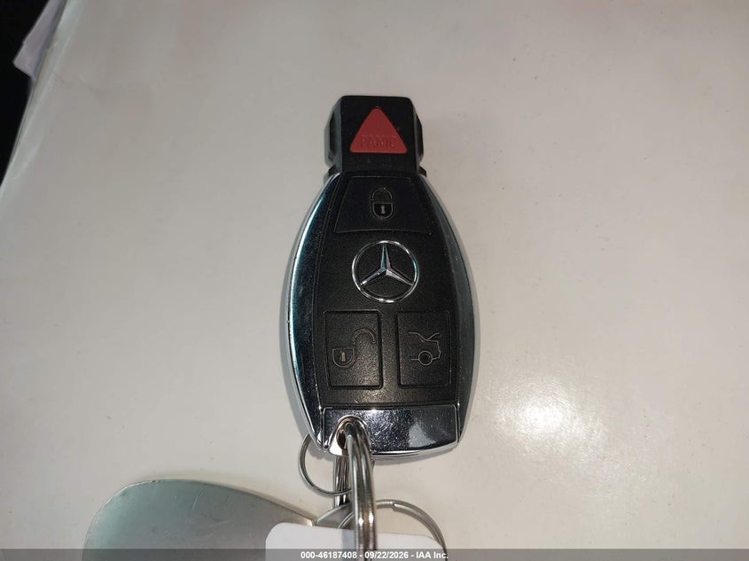 MERCEDES-BENZ C-CLASS 2012 VIN WDDGF8BB0CA673837