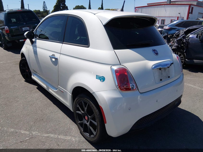 2016 FIAT 500E BATTERY ELECTRIC · Фото 3