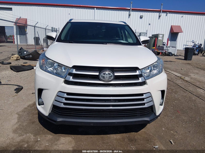 TOYOTA HIGHLANDER - zdjęcie 12